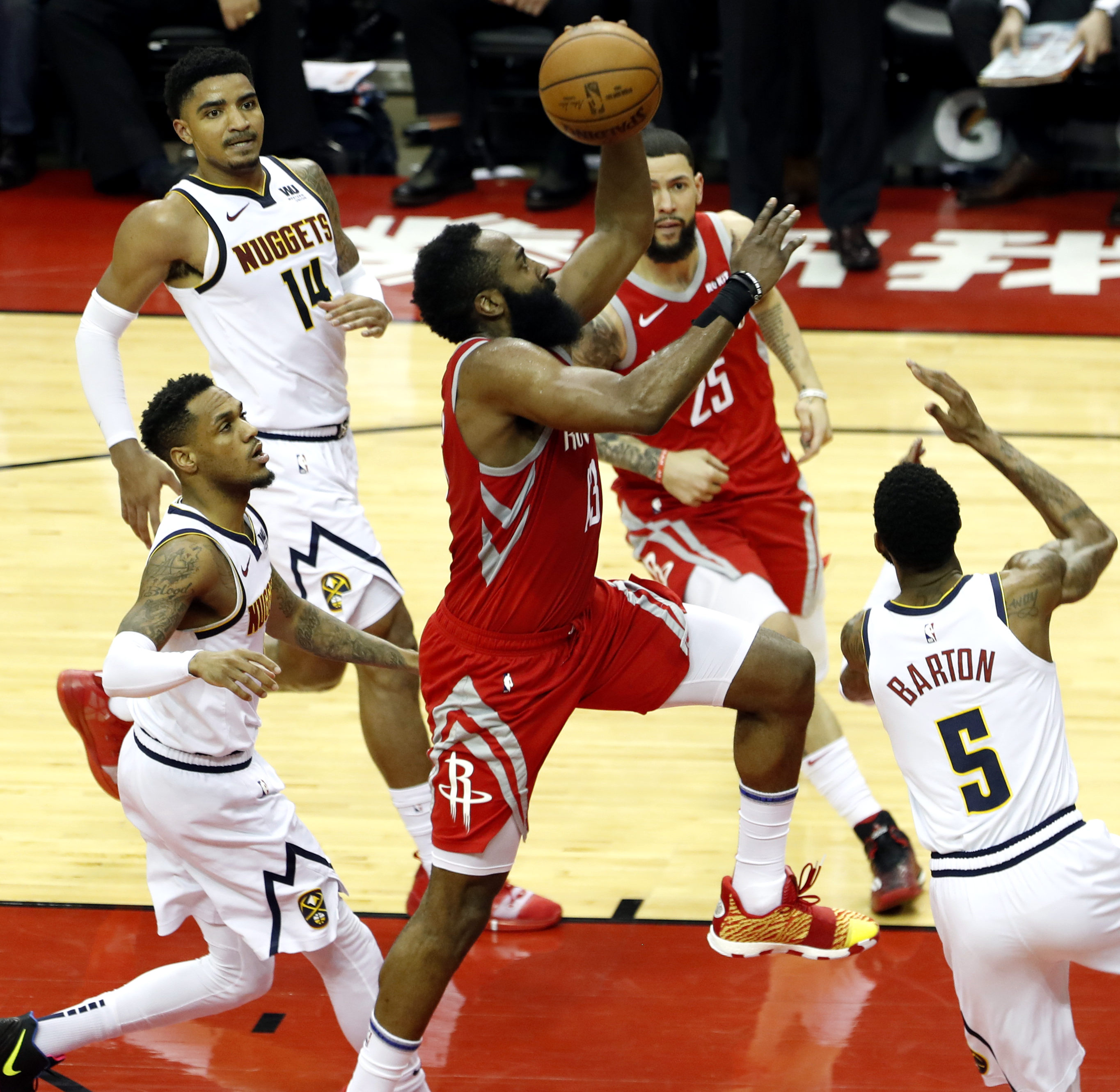 爱游戏-山东泰山内部会议纪要流出——赛前回应争议，NBA常规赛使命明确，更衣室氛围转暖-爱游戏