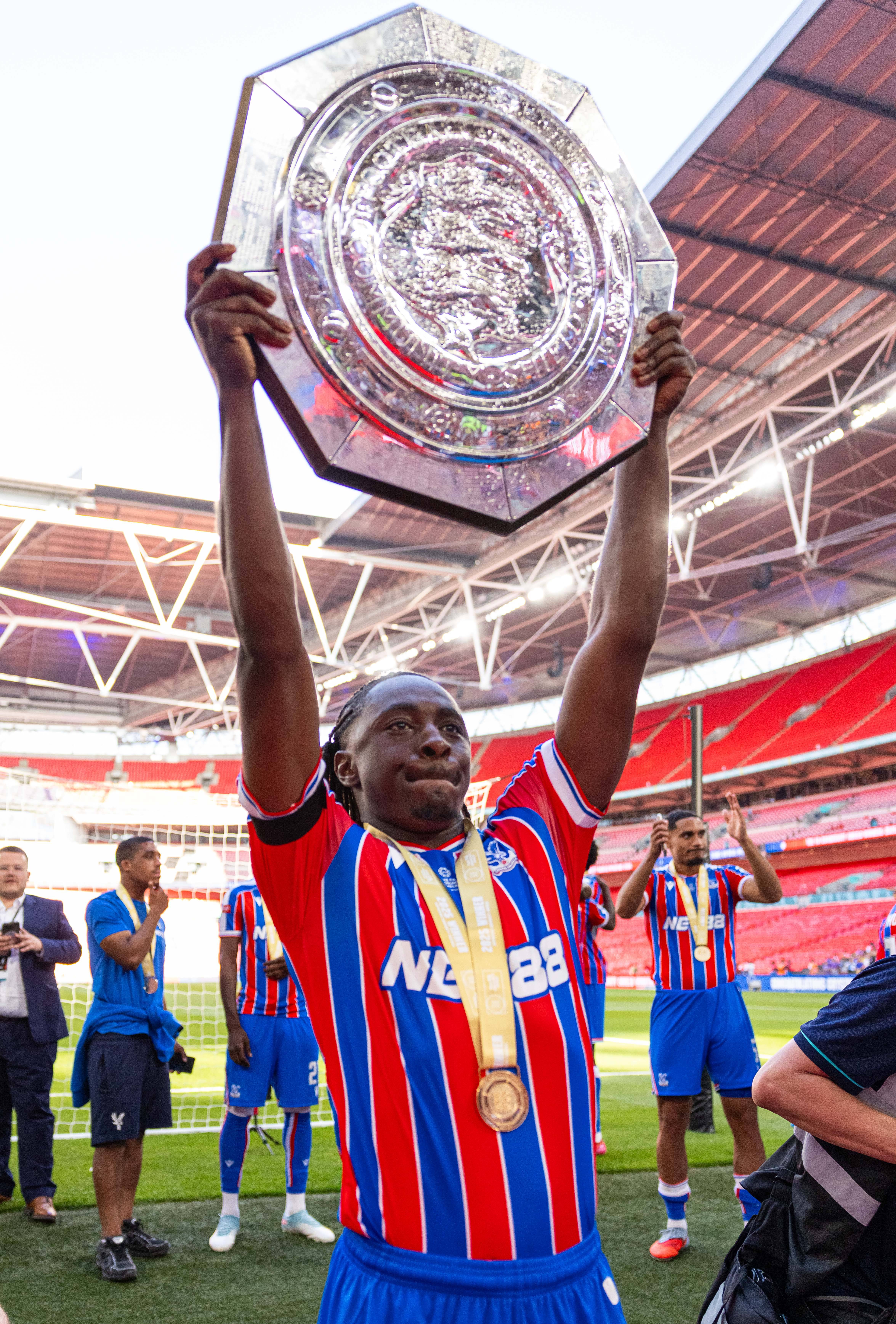 爱游戏官网-关于风云突变！利物浦关键时刻伤情更新，社区盾版图或变，媒体盛赞，更衣室氛围转暖的信息-爱游戏官网