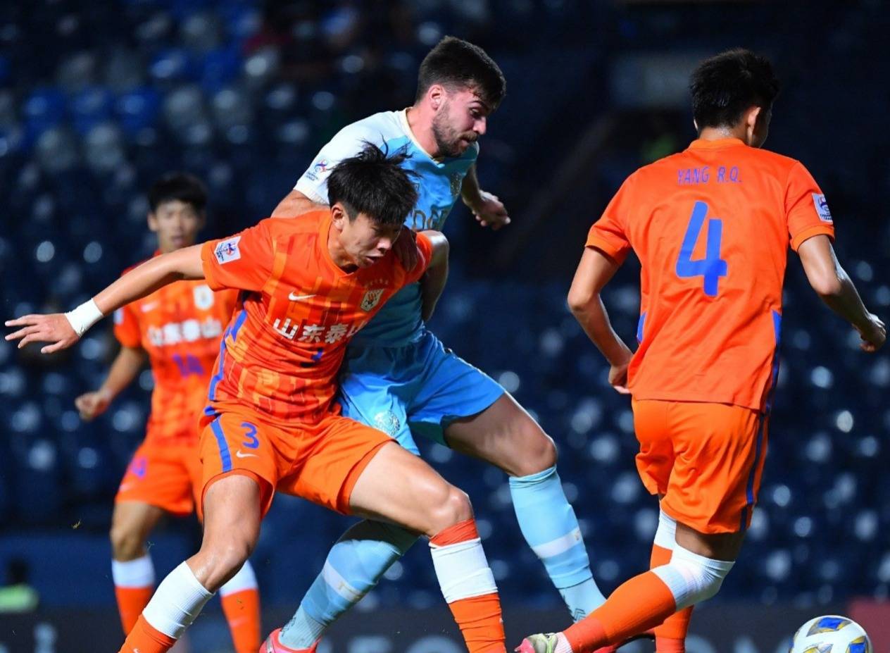 爱游戏体育app-亚冠窗口期走向成谜；俄克拉荷马雷霆单刀错失；目标明确；年轻球员得到机会-爱游戏体育app